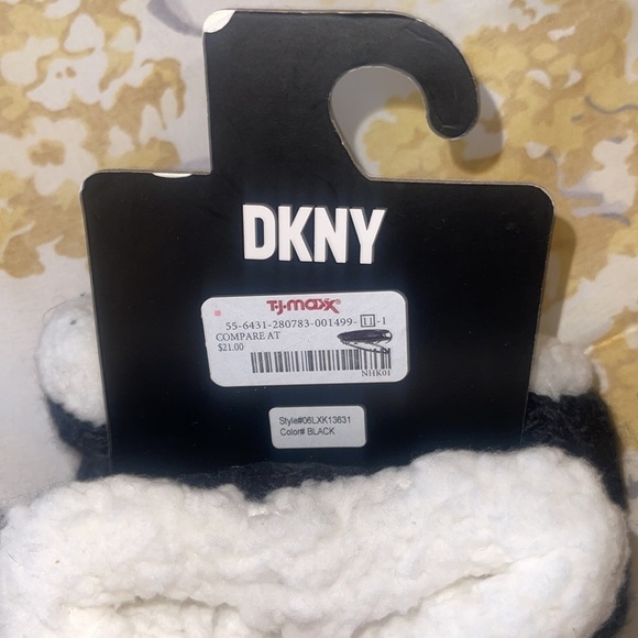 DKNY Comfy Slipper/Socks NWT - Picture 4 of 4